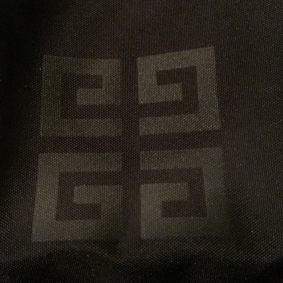 Givenchy Parfums Black Barrel Unisex Duffle Bag - New With Tags - Picture 4 of 17